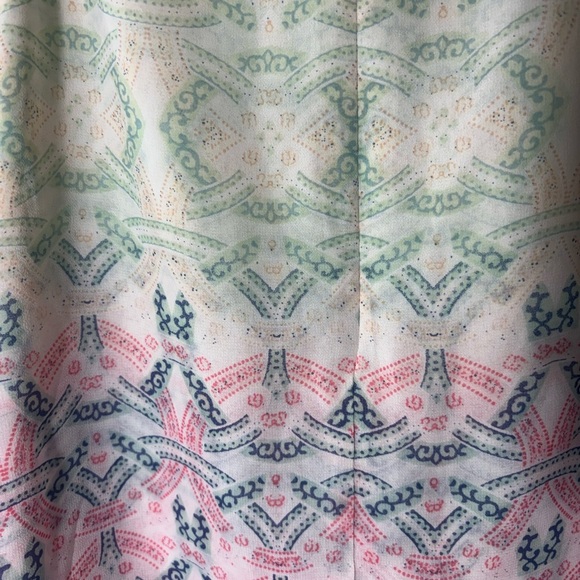 CAbi Women's Multicolor Patterned Sleeveless Top - Picture 6 of 6